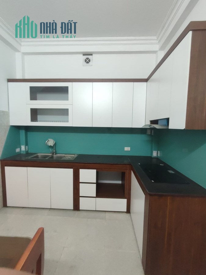 Ngõ nông, thoáng mát, yên tĩnh, có sân để xe, bán nhà Thịnh Quang