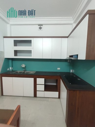 Ngõ nông, thoáng mát, yên tĩnh, có sân để xe, bán nhà Thịnh Quang