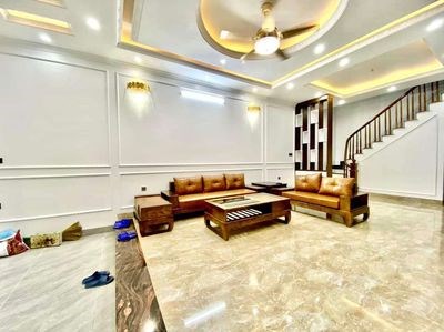BÁN NHANH  Mặt phố Đại Cồ Việt giá 12.5 tỷ, 35mx4 tầng, KD đông đúc