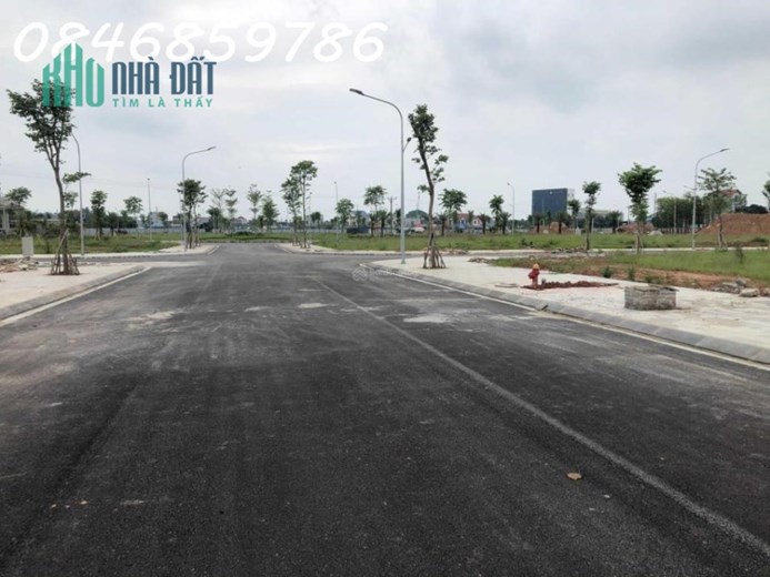 1 LÔ DUY NHẤT,OTO TRÁNH,KD ĐỈNH,102M2,MT 8M,PHỔ YÊN,GIÁ 1,6 TỶ-0846859786
