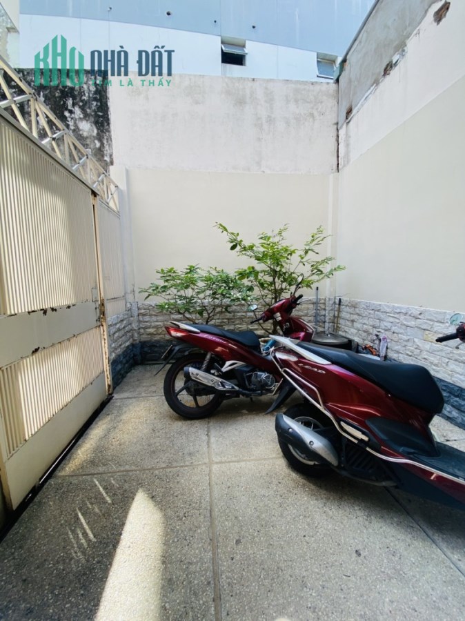 Bán Nhà Nguyễn Trãi - Trần Hưng Đạo, Quận 5, 80m2 (4x20), Sát Mặt Tiền 2 căn, giá rẻ