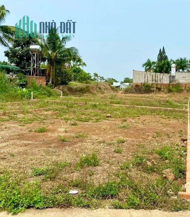 100m2 đất ở tại nông thôn, mặt tiền đường hiện hữu ,ngay Ql1A LH: 0868637314