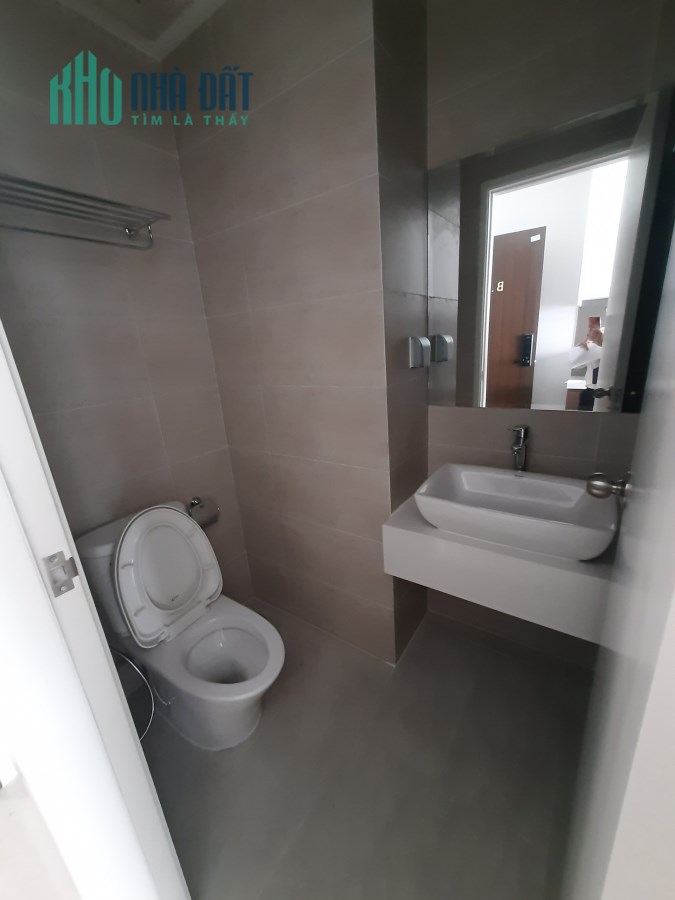 Central Premium Q.8 - Cần Bán CH 1Pn, 51m2, Giá 3.49 tỷ đã vat - View Hồ bơi, nộp hồ sơ làm sổ ngay
