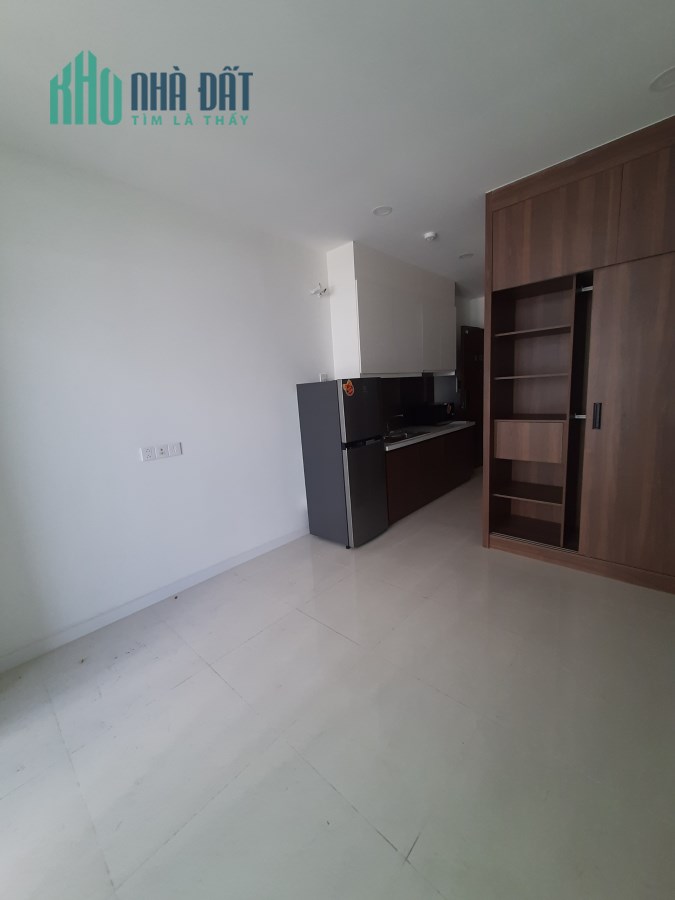 Central Premium Q.8 - Cần Bán CH 1Pn, 51m2, Giá 3.49 tỷ đã vat - View Hồ bơi, nộp hồ sơ làm sổ ngay