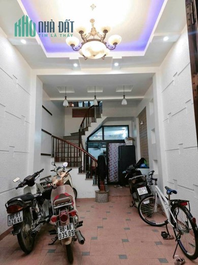 Bán nhà giá siêu rẻ, Phố Yên Hòa, Cầu giấy. Diện tích 48m2 5 tầng.
Giá nhỉnh 6 tỷ.