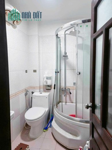 Bán nhà giá siêu rẻ, Phố Yên Hòa, Cầu giấy. Diện tích 48m2 5 tầng.
Giá nhỉnh 6 tỷ.