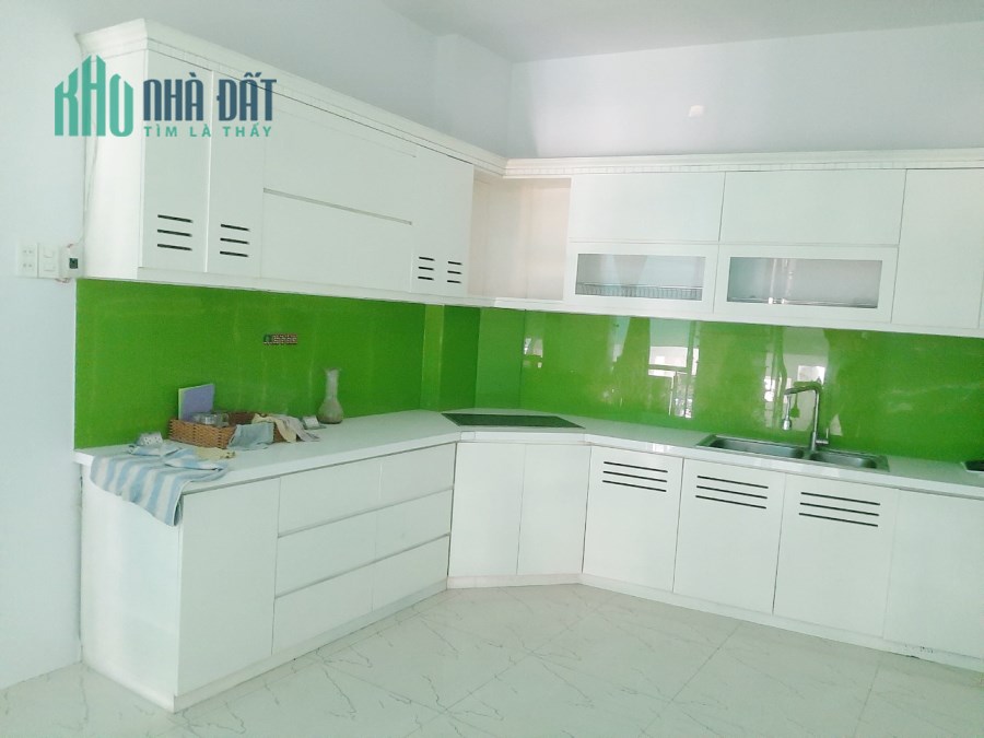 Nhà thuê 3 Tầng Mt đường Dã Tượng P10Q8 - Giá : 16 Triệu