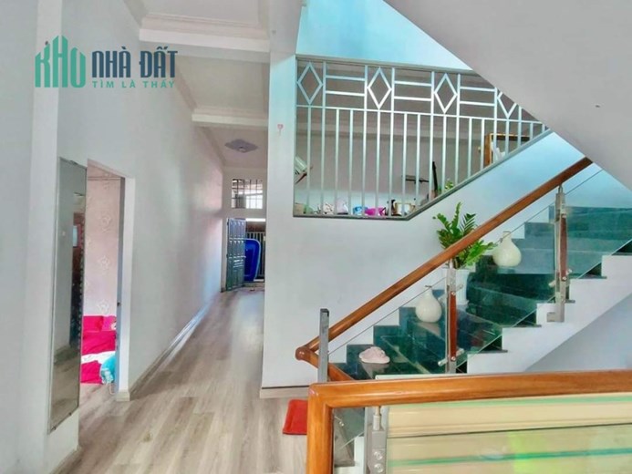 Cần Bán gấp biệt thự Nguyễn Ái Quốc, Tân Hiệp, Biên Hoà 11,9tỷ