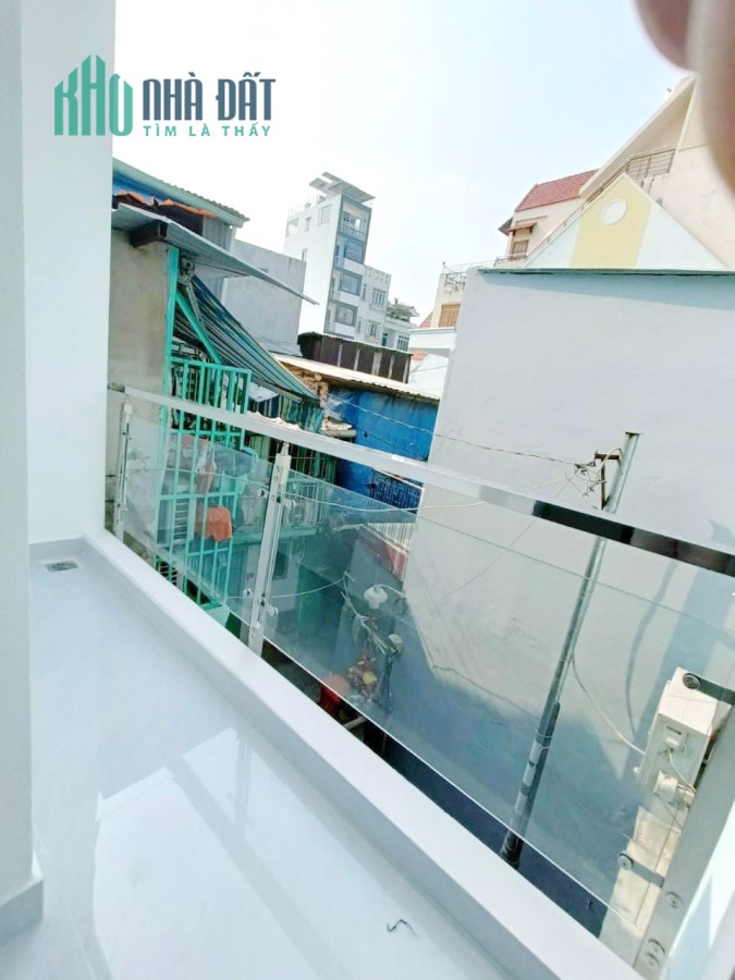 Nhà mới xây 2 tầng sát MT Hưng Phú, Dã Tượng P10 Q8 3tỷ390
