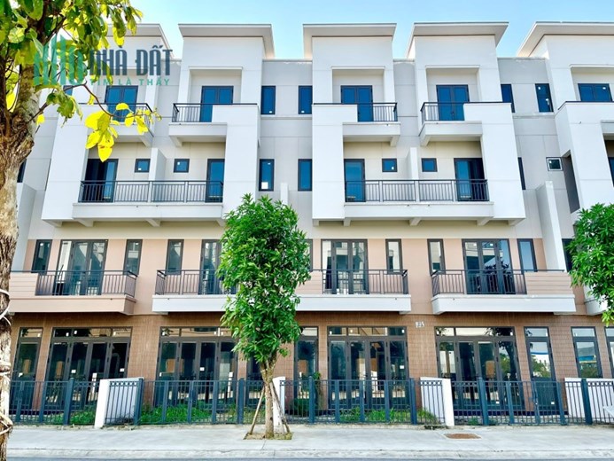 Bán nhà 4 tầng giáp Ninh Hiệp giá chỉ bằng 1 căn chung cư Long Biên