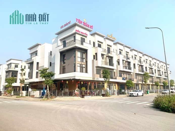 Bán nhà 4 tầng giáp Ninh Hiệp giá chỉ bằng 1 căn chung cư Long Biên
