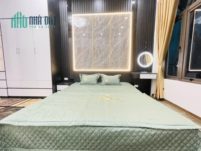 NHÀ MỚI LUNG LINH - LẠC LONG QUÂN - NGÕ THÔNG THOÁNG - KIA MORNING ĐỖ CỬA - 33m x 4 Tầng