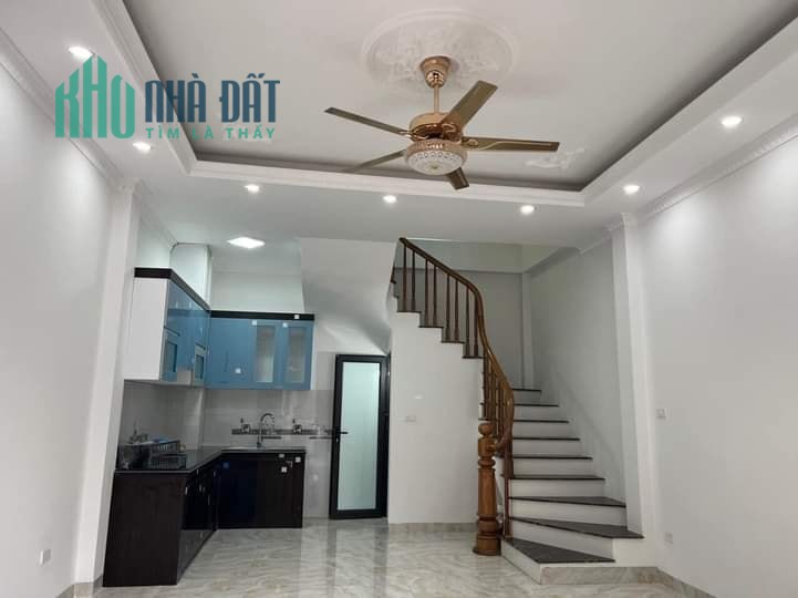 HOT!!! Bán nhà ngõ 193 Phú Diễn 35m2 – Ô Tô Vào – Giá chỉ từ 3.75 tỷ