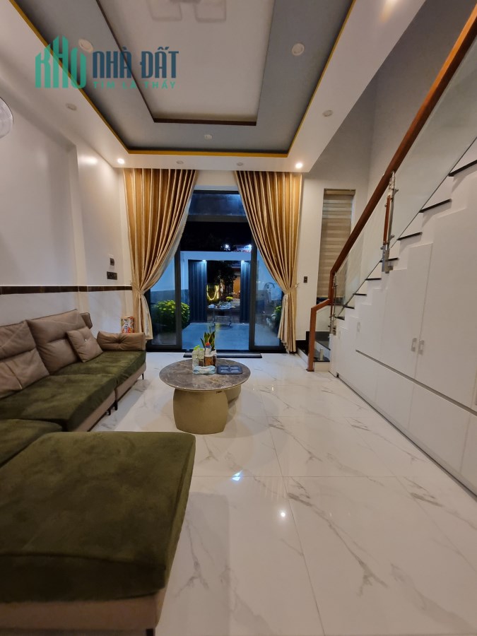 BÁN GÁP NHÀ MT ĐƯỜNG 7M5 3 TẦNG MỚI XÂY THIẾT KẾ  ĐẸP. NẰM BÊN CẠNH SÔNG CẨM LỆ CỰC KỲ MÁT MẺ
