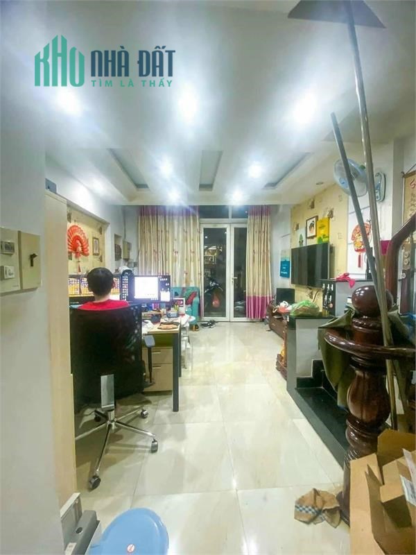 Nhà Lý Thường Kiệt,Q Tân Bình, Hẻm 8m Xe hơi tới nhà 1 Trệt 1 Lửng, 2 lầu cà tầng tum.