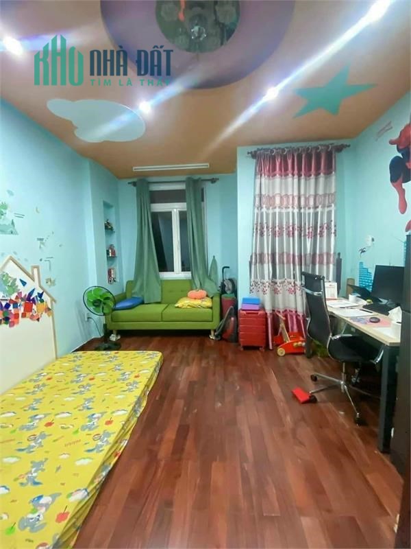 Nhà Lý Thường Kiệt,Q Tân Bình, Hẻm 8m Xe hơi tới nhà 1 Trệt 1 Lửng, 2 lầu cà tầng tum.
