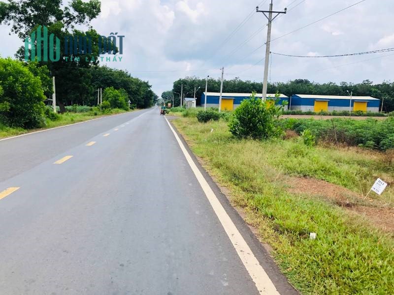 KẸT TIỀN BÁN GẤP 270m2 thổ cư sát bên KCN, 190 TRIỆU, SHR, ĐƯỜNG 18M, SÁT CHỢ.