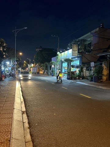 Chính chủ cho thuê nhà mặt tiền Ngô Thì Nhậm, Dĩ An, Bình Dương.