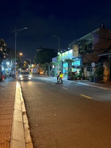 Chính chủ cho thuê nhà mặt tiền Ngô Thì Nhậm, Dĩ An, Bình Dương.