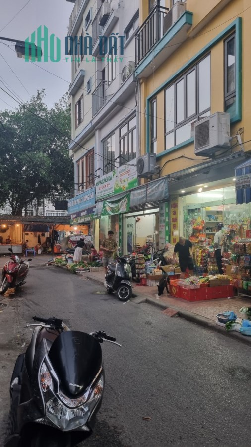 Bán nhà phố Nguyễn Công Hoan, ngõ kinh doanh, ô tô tránh, vỉa hè rộng, 45m2, 5 tầng, 13 tỷ