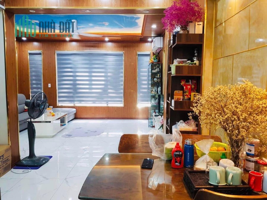 Bán nhà phố Nguyễn Công Hoan, ngõ kinh doanh, ô tô tránh, vỉa hè rộng, 45m2, 5 tầng, 13 tỷ