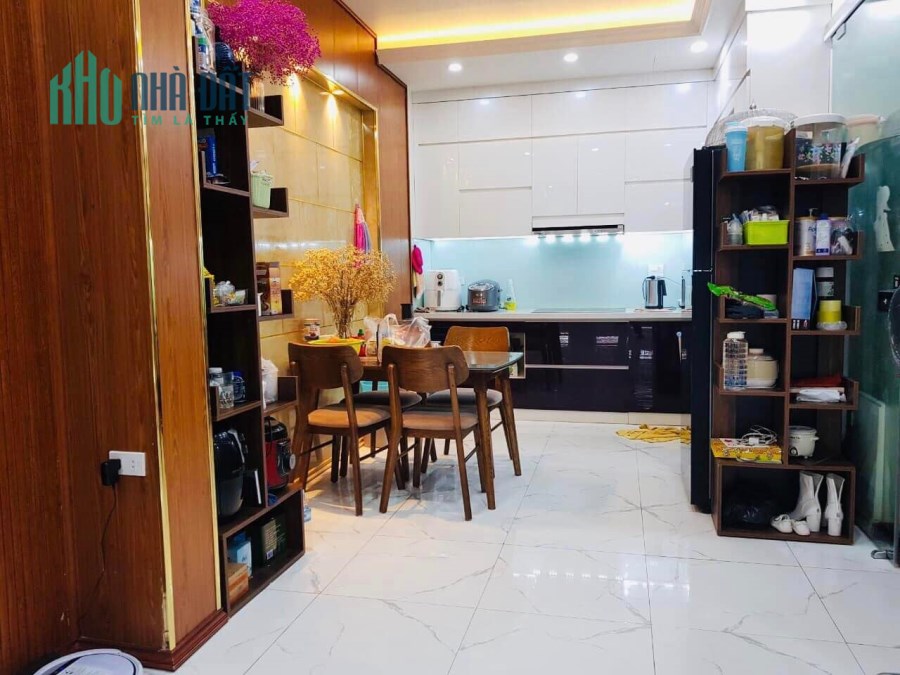 Bán nhà phố Nguyễn Công Hoan, ngõ kinh doanh, ô tô tránh, vỉa hè rộng, 45m2, 5 tầng, 13 tỷ