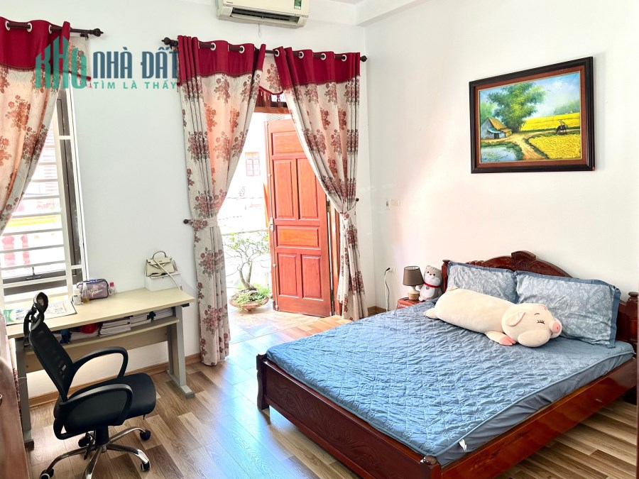 NHÀ ĐẸP - GIÁ TỐT - Chính Chủ Bán Nhà 4 Tầng Vị Trí Đắc Địa Tại Hoàng Mai - Hà Nội