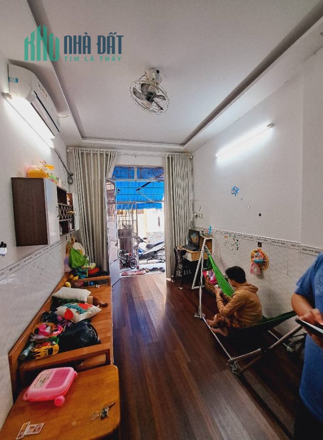 Chỉ 2,4 tỷ sở hữu ngay căn nhà 2 tầng đường thông Võ Văn Kiệt - Bình Tân.