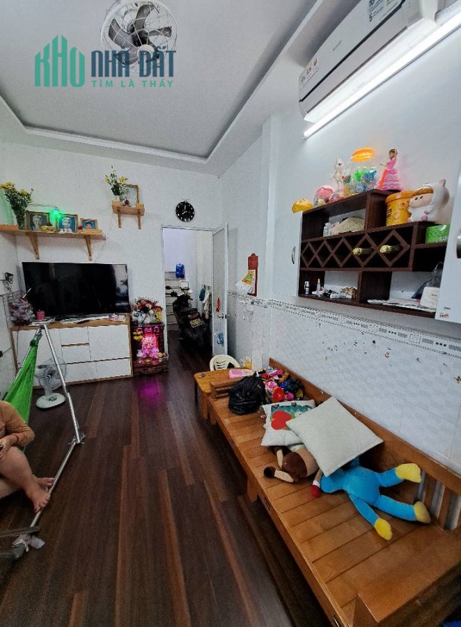 Chỉ 2,4 tỷ sở hữu ngay căn nhà 2 tầng đường thông Võ Văn Kiệt - Bình Tân.