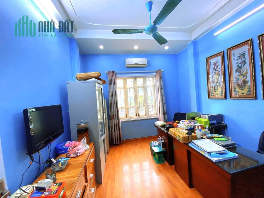 VÀO VIỆC !!! VIP trung tâm Cầu Giấy, 36m2  5 Tầng, Nhỉnh 9 Tỷ