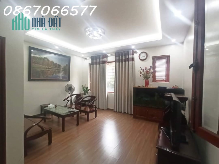 NHÀ ĐẸP, 70m2, 5 TẦNG THANG MÁY - Ô TÔ VÀO NHÀ - 3 THOÁNG NGỌC THỤY - LONG BIÊN