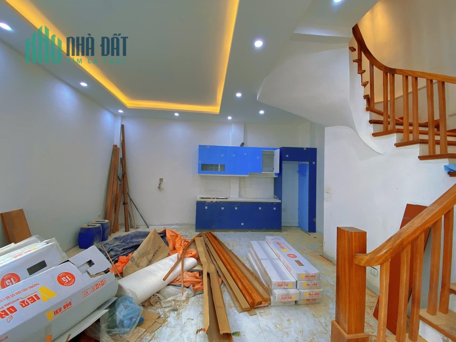 KIẾM ĐÂU RA!!! Siêu phẩm đường Nguyễn Văn Huyên, 81m2  4Tầng, Chỉ 24 Tỷ