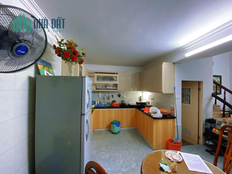 Bán nhà Hoàng Cầu ô tô đỗ cửa 40m2 4 tầng ở luôn giá 7 tỷ