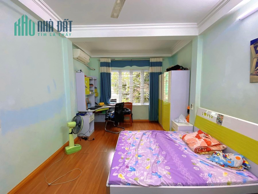 Bán nhà Hoàng Cầu ô tô đỗ cửa 40m2 4 tầng ở luôn giá 7 tỷ