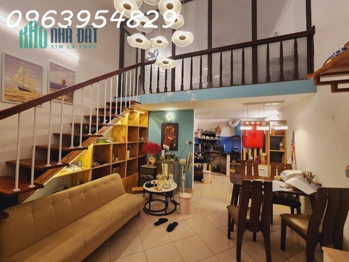 NHÀ ĐẸP LONG LANH PHỐ THÁI THỊNH, CÁCH Ô TÔ 15M, SÂN RỘNG THOÁNG