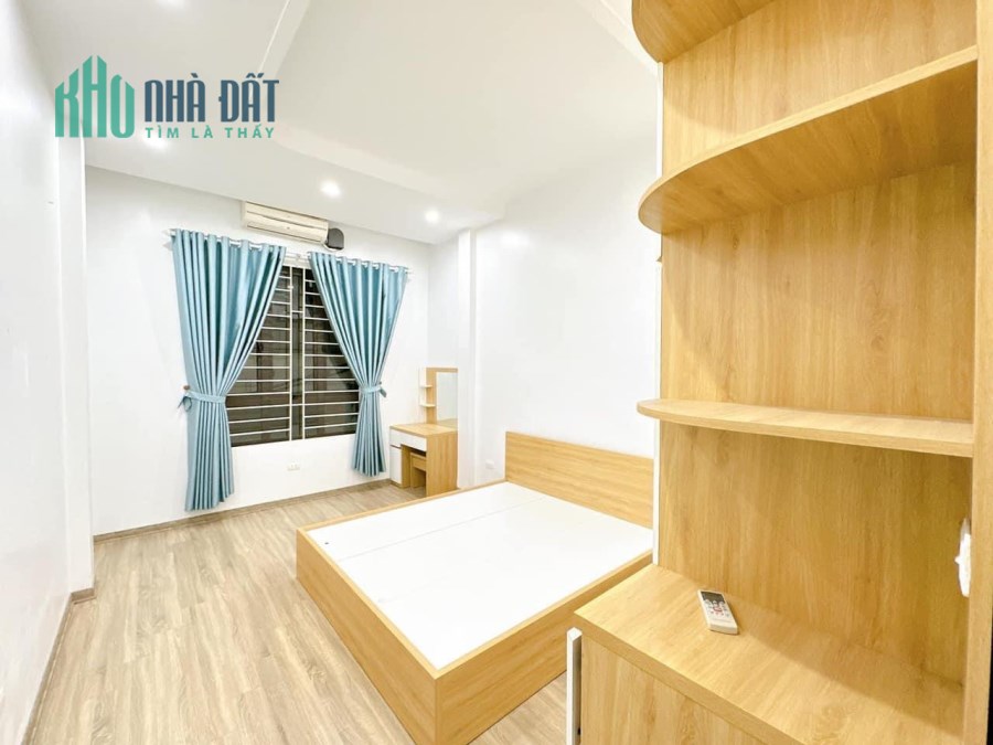 BÁN NHÀ KIM GIANG,6PHÒNG NGỦ,DOANH THU 18TR/1THÁNG,NỞ HẬU,NGÕ XE BA GÁC PHI,45M2,5TẦNG,MT:3,6M