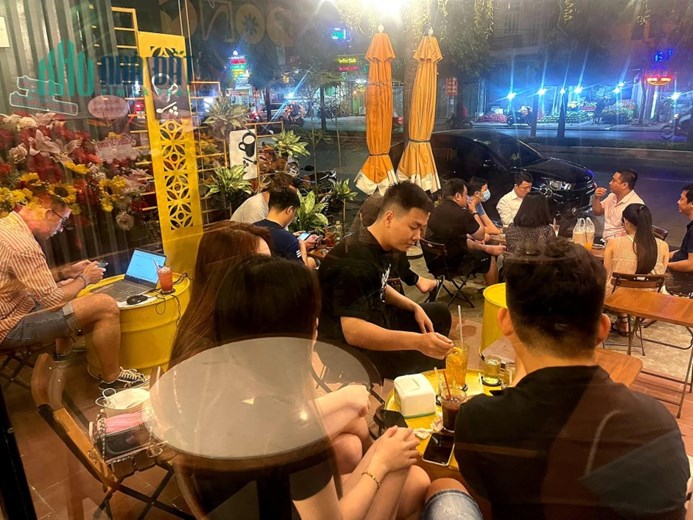 GẤPPP. . . Sang quán CAFE MẶT TIỀN NGUYỄN VĂN CỪ nối dài