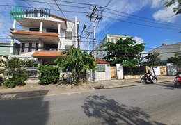 Bán nhà xưởng 2 mặt tiền+biệt thự 3 tầng,thổ cư 1800m2,xe công vào 24h,giá 48 tỷ TL,LH: 0907753508