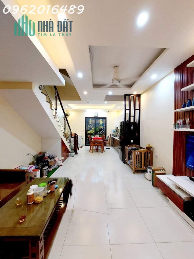 Lạc Long Quân- 45m x 5T- MT4.5m- lô góc- 20m ott- view hồ- chỉ 6 tỷ 6