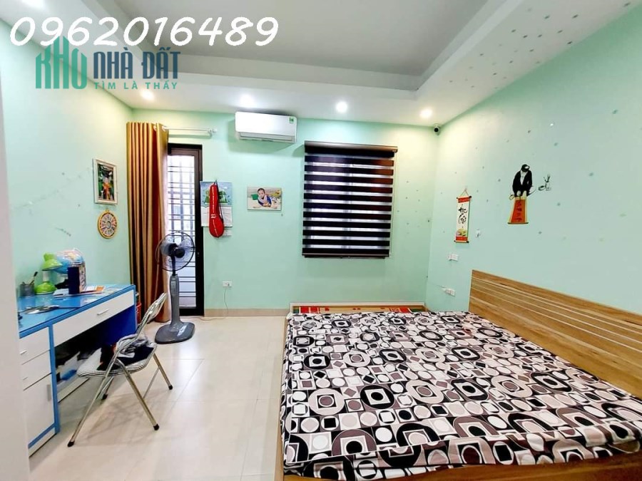 Lạc Long Quân- 45m x 5T- MT4.5m- lô góc- 20m ott- view hồ- chỉ 6 tỷ 6