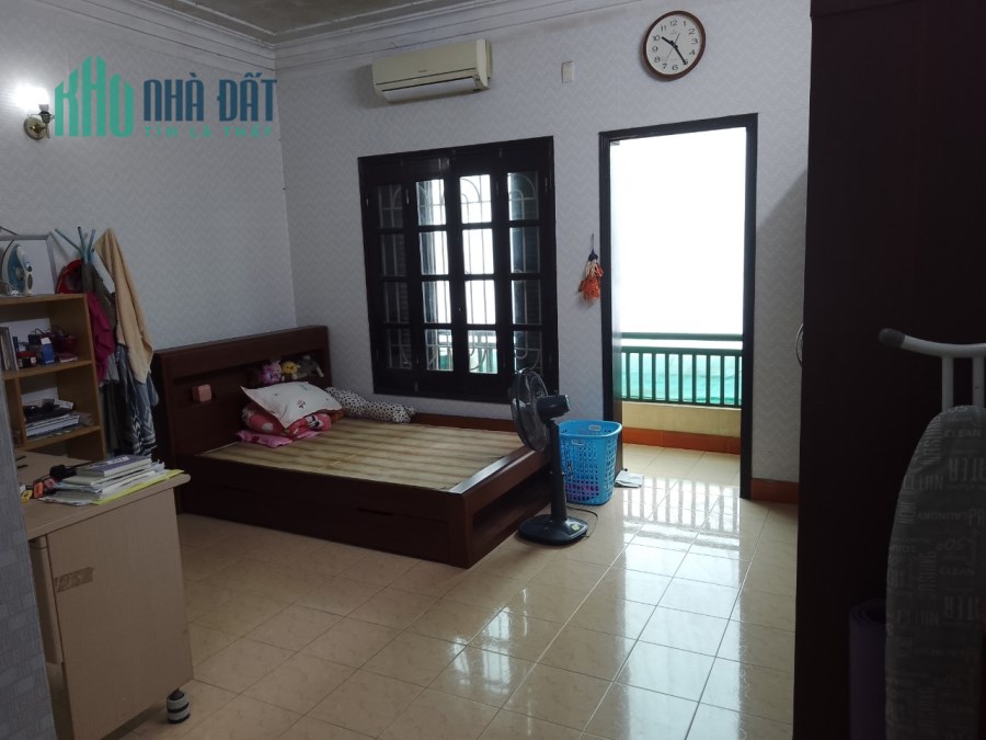 Nhà Phân khu cán bộ cao cấp- Nguyễn Khang 98 m chỉ nhỉnh 14 tỷ- ô tô vào nhà ngõ thông - gần sát