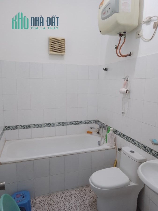 Nhà Phân khu cán bộ cao cấp- Nguyễn Khang 98 m chỉ nhỉnh 14 tỷ- ô tô vào nhà ngõ thông - gần sát