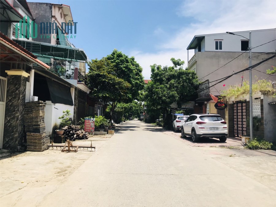 Hơn 70m đường thông ô tô qua lại thoải mái tại Uy Nỗ đầy đủ tiện ích vây quanh chỉ hơn 2 tỷ