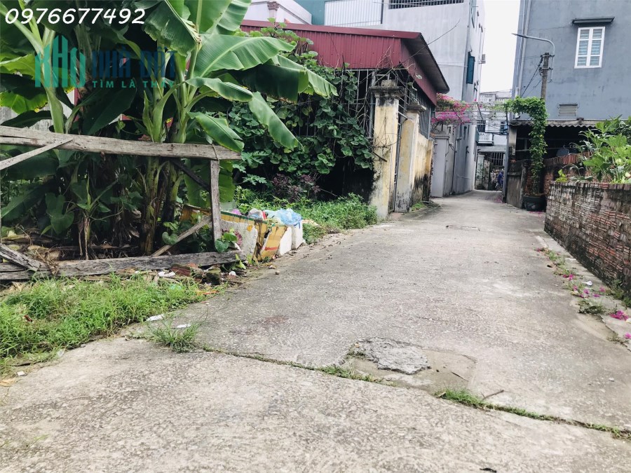 Hơn 70m đường thông ô tô qua lại thoải mái tại Uy Nỗ đầy đủ tiện ích vây quanh chỉ hơn 2 tỷ
