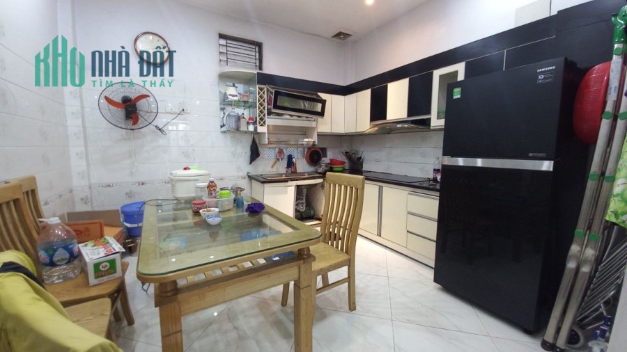 Bán Nhà #NGUYỄN_NGỌC_VŨ, Trung Hòa. Cạnh Ô Tô Tránh 15m. View Hồ Nguyễn Thị Định. 42m2 Nhỉnh 4 Tỷ