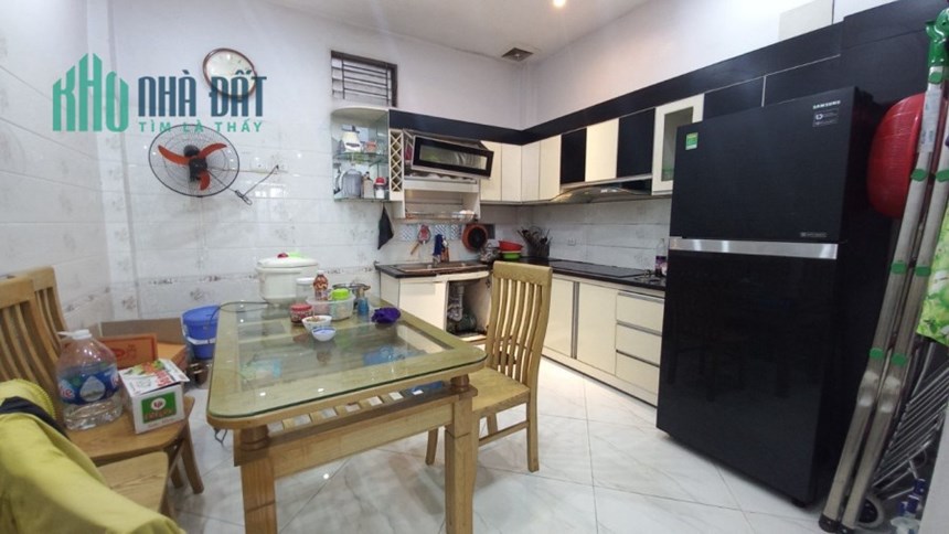 Bán Nhà #NGUYỄN_NGỌC_VŨ, Trung Hòa. Cạnh Ô Tô Tránh 15m. View Hồ Nguyễn Thị Định. 42m2 Nhỉnh 4 Tỷ