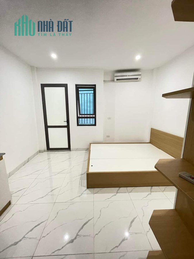 Nhà Biệt Thự đẹp Nguyễn Khang 98m chỉ nhỉnh 12 tỷ, mặt tiền 5.6m siêu hiếm oto đỗ cửa ngõ thông tứ