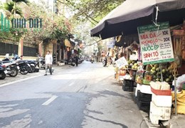 Bán nhà phố Hoa Bằng, Cầu Giấy, 40m2, 5 tầng, 20m ra ô tô tránh, tặng nội thất, giá 5.7 tỷ