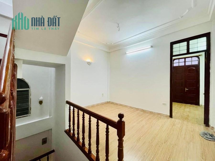 Có 102 phố Trần Duy Hưng 57 m nhà mới chỉ nhỉnh 11 tỷ oto vào nhà ngõ thông tứ tung 3 phút ra Big c