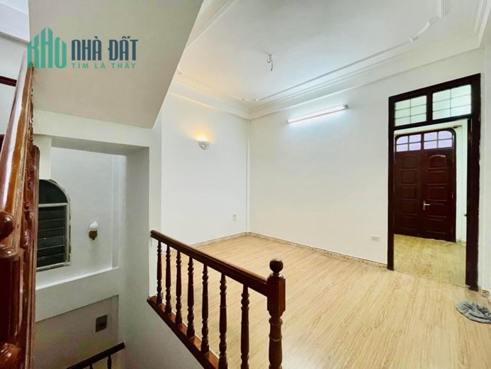 Có 102 phố Trần Duy Hưng 57 m nhà mới chỉ nhỉnh 11 tỷ oto vào nhà ngõ thông tứ tung 3 phút ra Big c